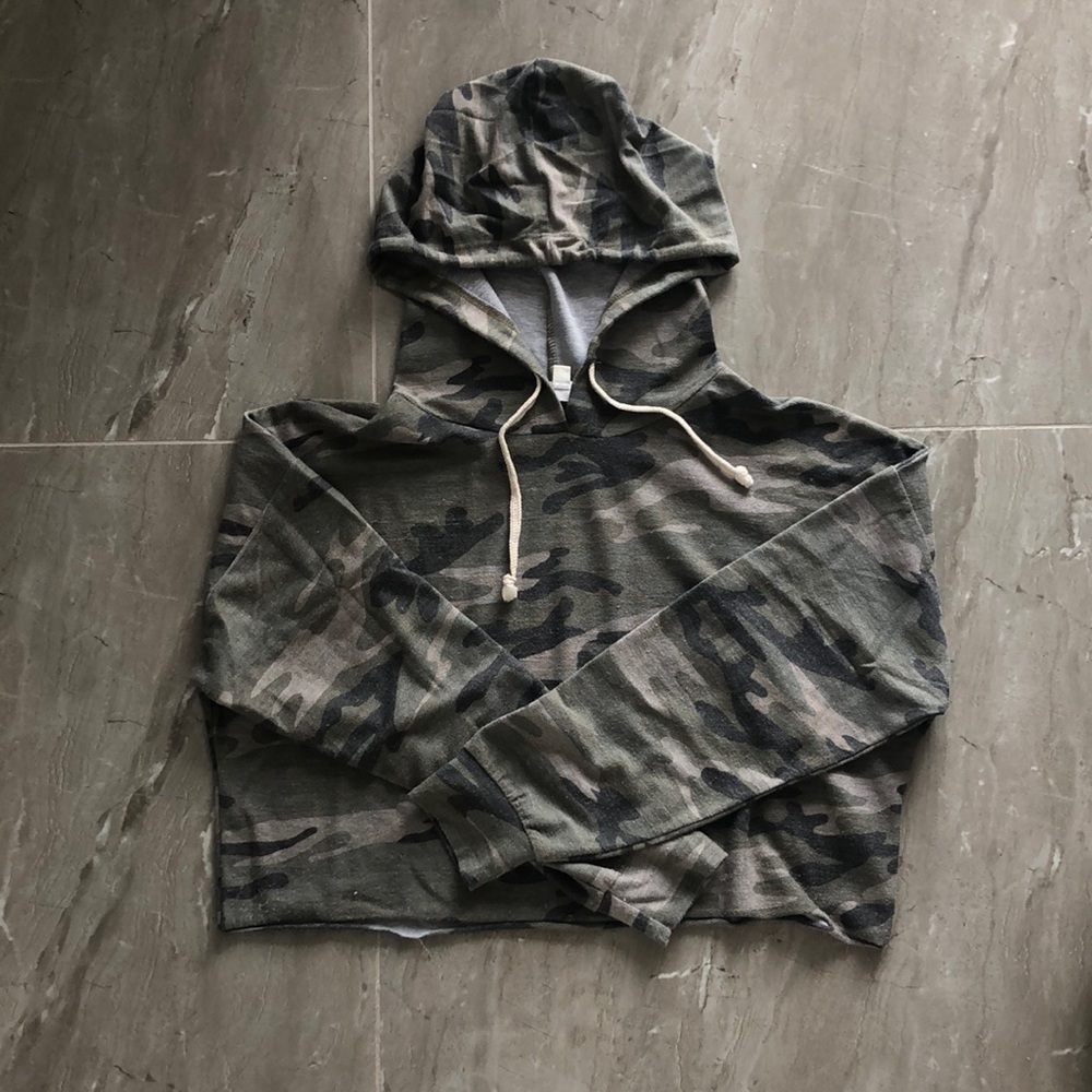 Cropped Lightweight Camo Hoodie